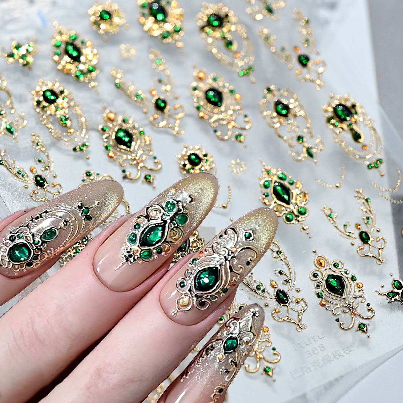 Nail Art Emerald Green - Pietre preziose di smeraldo in rilievo