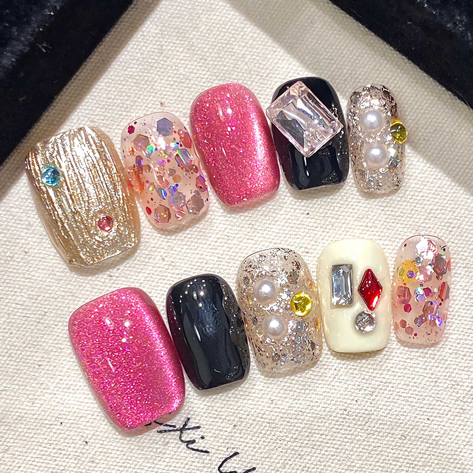 Nail Art Cat Eye - Stampa fatta a mano sulle unghie