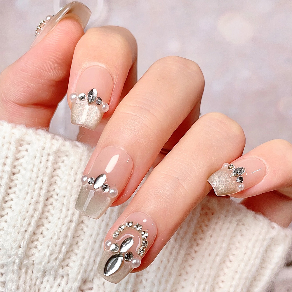 Kit di 10 Unghie Finte Trapezo - Nail Art Queen recensione e prezzo