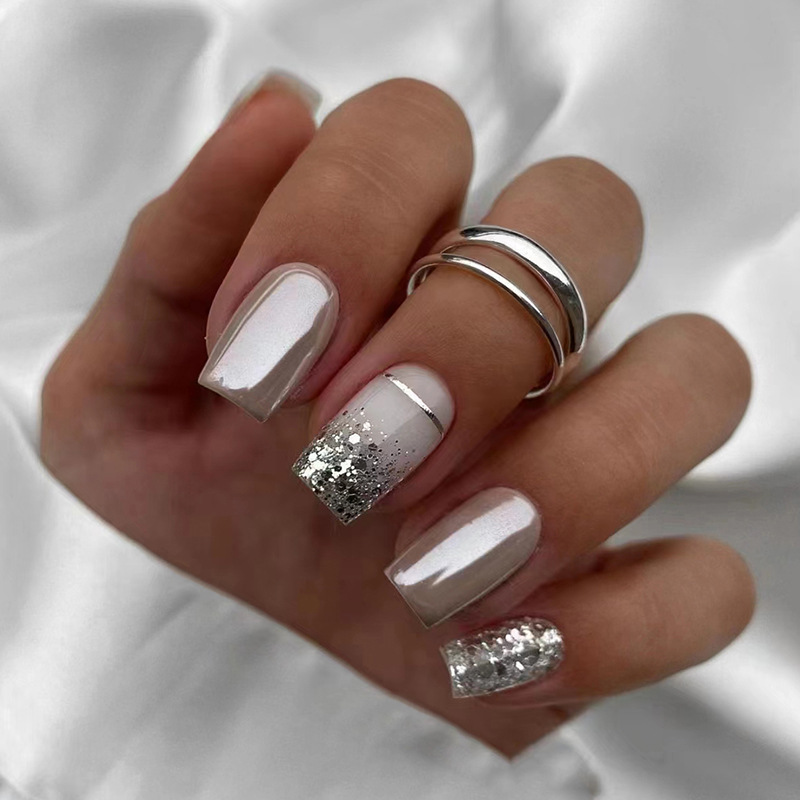 Unghie finte corte e quadrate  - Nail Art Glossy recensione e prezzo