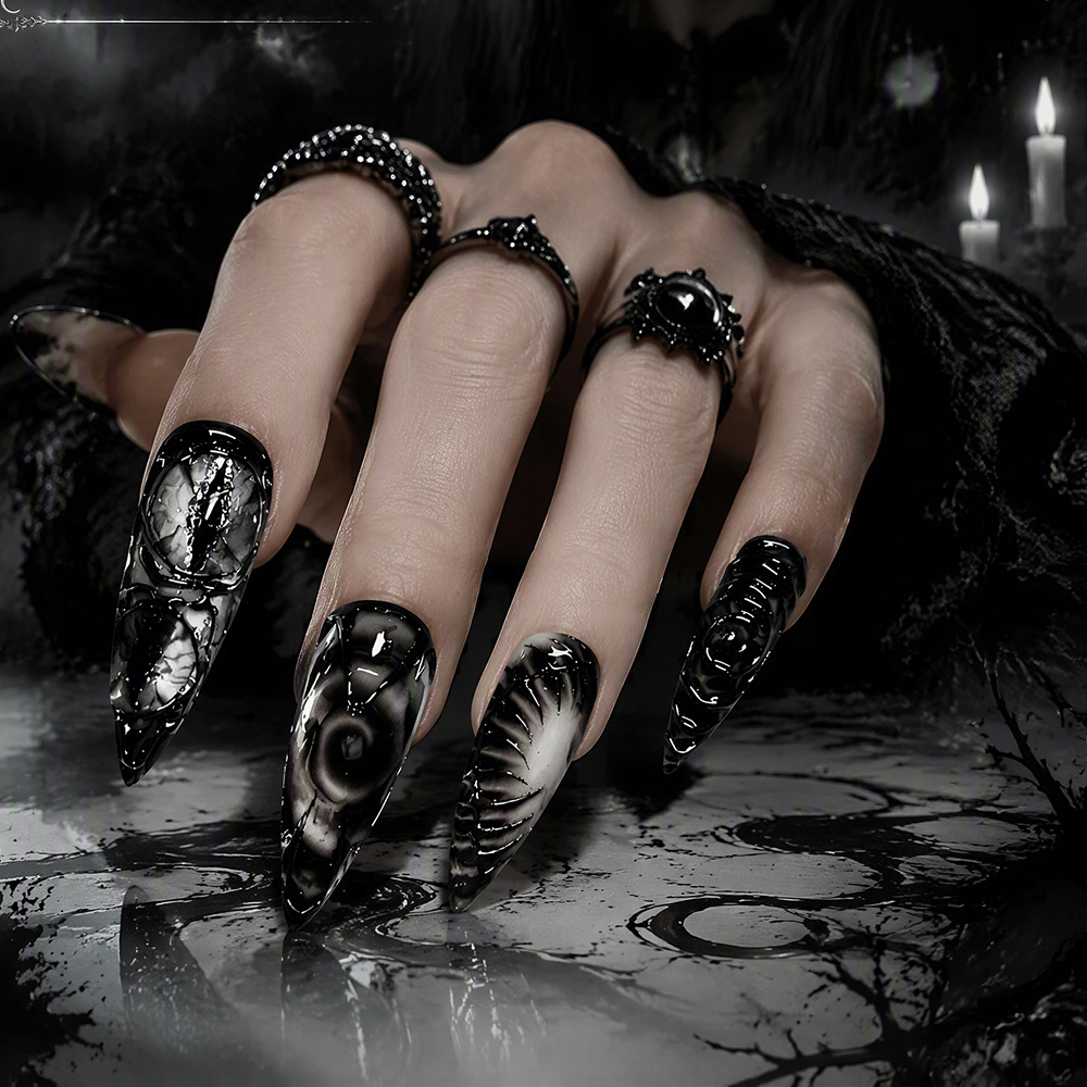 Unghie Finte Gotiche a Stilett - Nail Art Cat Eye recensione e prezzo